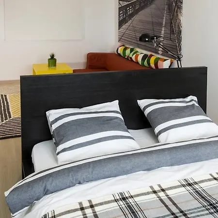 R - Redbed Self-catering Apartament Bucureşti
