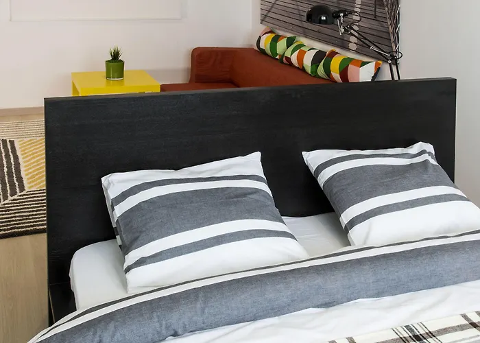 Sector 3 - Dristor - Park - R By Mrg Apartman